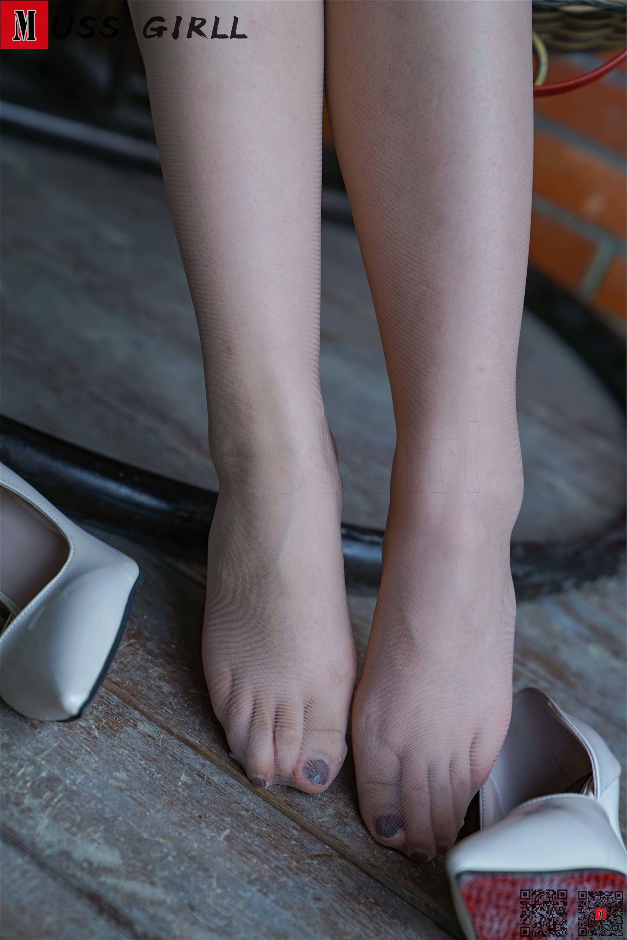 MussGirl慕丝女郎  NO.158 吊椅百褶裙肉丝